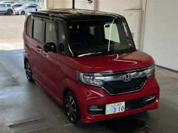 Honda N-BOX Custom 1