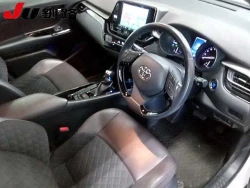TOYOTA C-HR 1