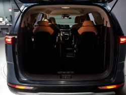 Kia Carnival 1